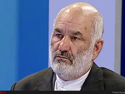 وزیر امور خارجه متناسب با شرایط کشور صحبت کند/ ظریف دیپلمات نخبه‌ای است