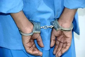 متهم با ۲۶ فقره سرقت دستگیر شد

