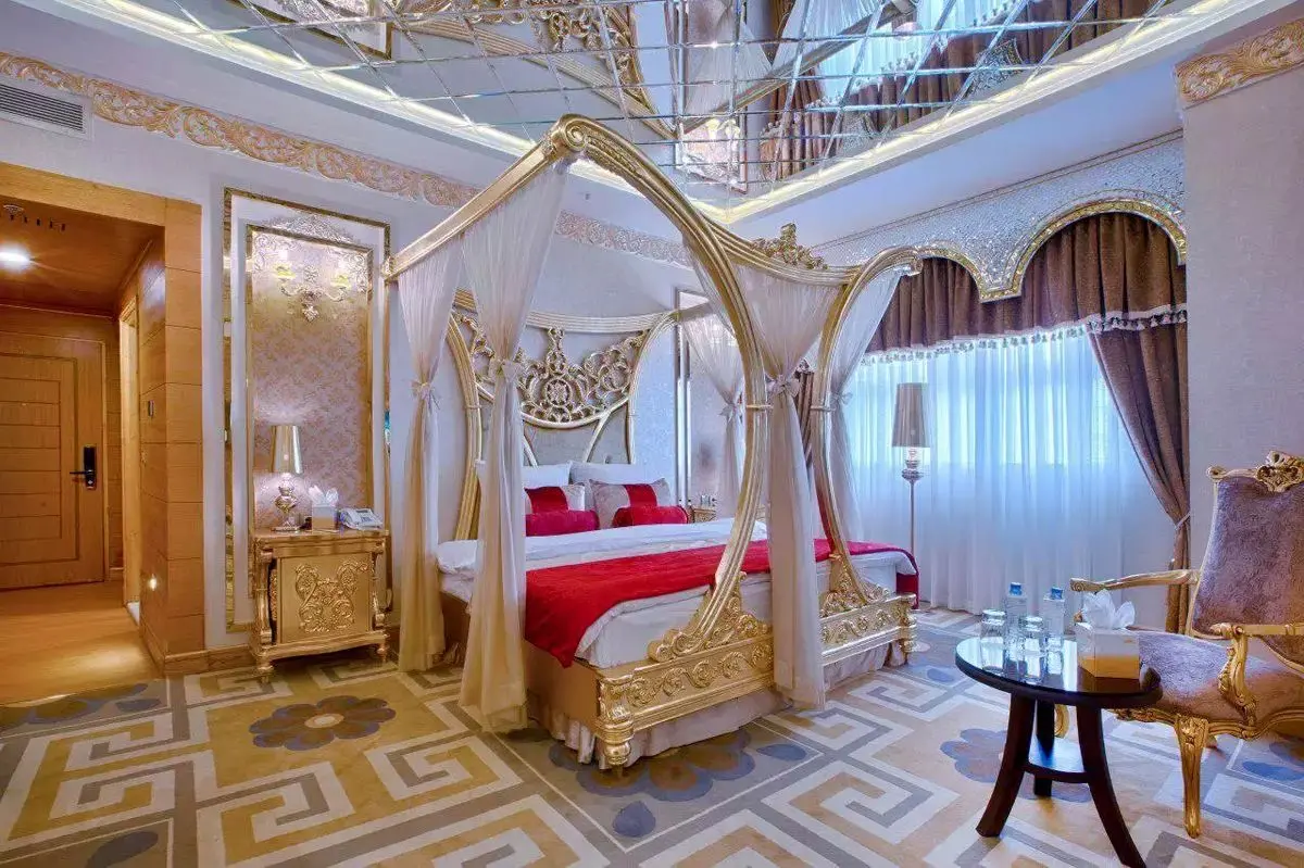 بهترین هتل ۵ ستاره مشهد؛ راهنمای جامع انتخاب اقامتگاه مناسب