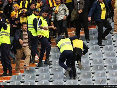 ممنوعیت ورود سرلیدرهای پرسپولیس، سپاهان و دو تیم دیگر به ورزشگاه‌ها