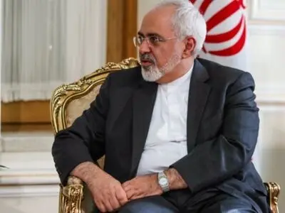 ظریف یبحث مع مستشار الامن القومی الافغانی تعزیز التعاون الامنی