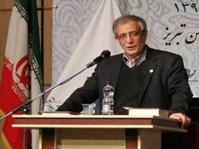 معتقد به برخورد سلبی نیستم