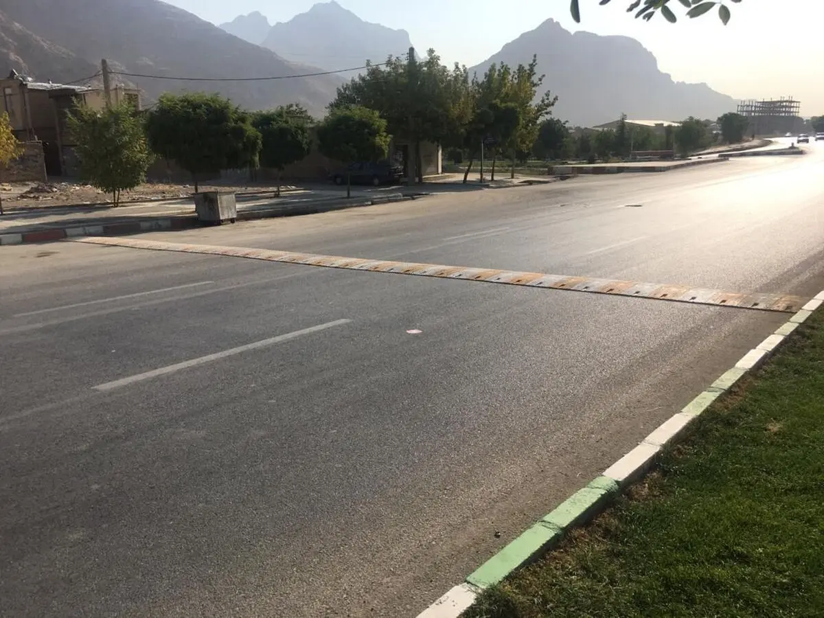 آغاز ایمن سازی معابر درجه ۲ سطح شهر کرمانشاه با نصب تجهیزات ترافیکی
