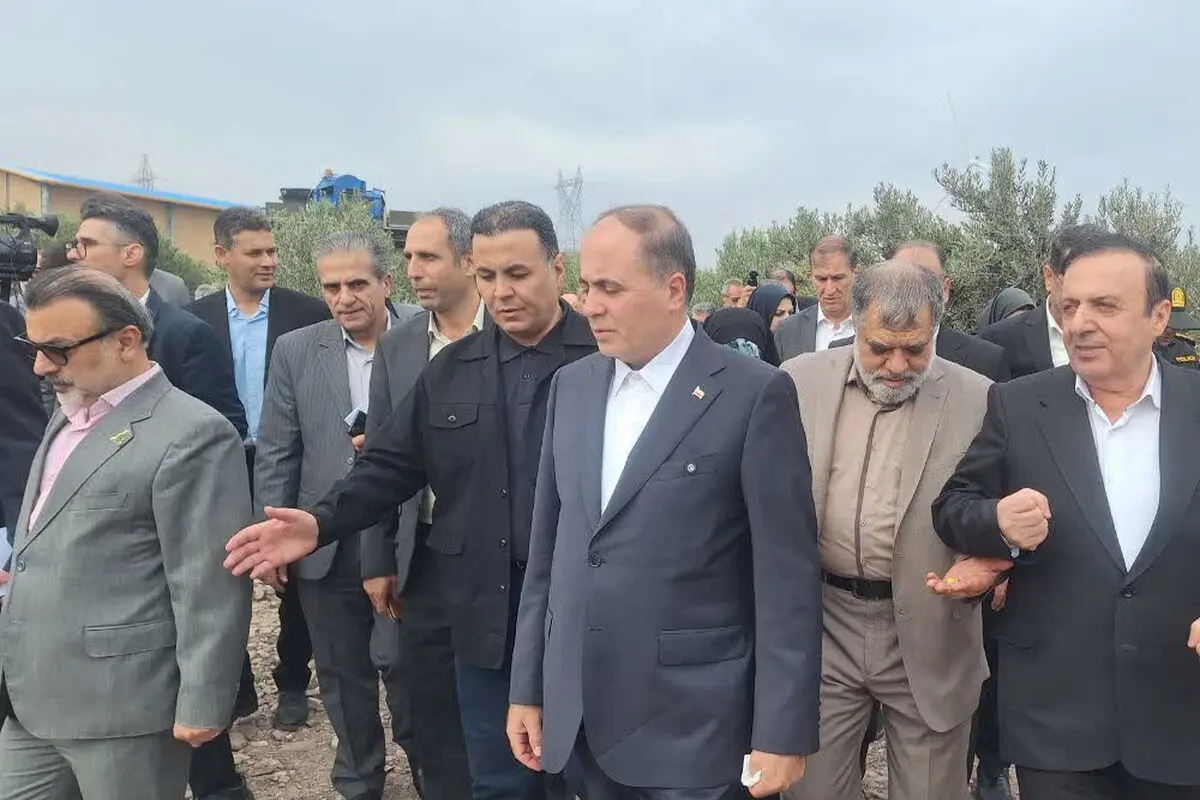 بازدید وزیر جهاد کشاورزی از مجموعه ۱۰۰۰ میلیارد تومانی تولید و فرآوری زیتون در طارم