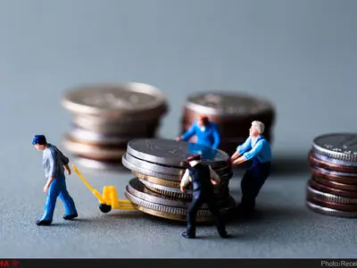 سبد معیشت از مرزِ پنج میلیون تومان گذشت/اگر کارفرما متضرر شده کارگر در حال فروپاشی‌ست/احیای تعاونی‌های مصرف ضروری‌ است 