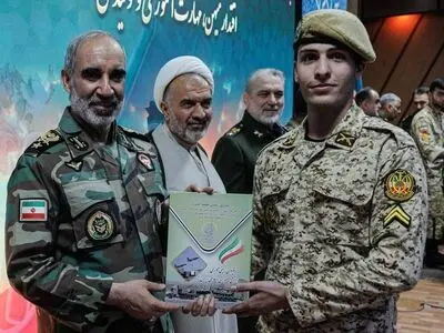 قدردانی از سربازان نزاجا در هجدهمین جشنواره حضرت علی اکبر (ع) 