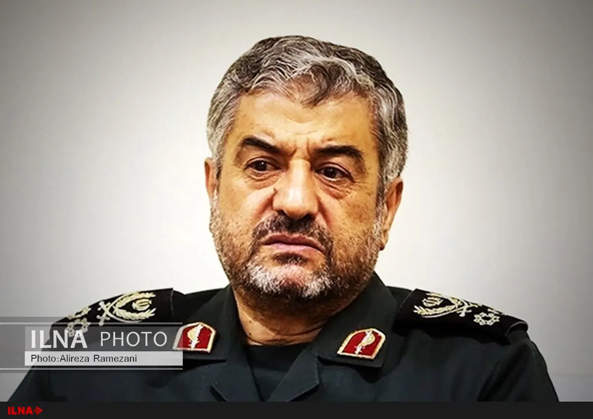 تسلیت فرمانده کل سپاه در پی درگذشت مادر شهید صیاد شیرازی