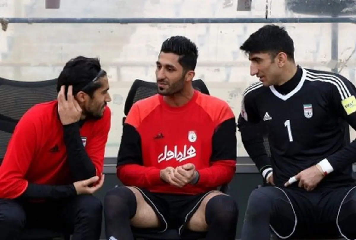  کری جنجالی بعد از بازی؛ وقتی گلرهای استقلال و ذوب آهن از خجالت هم در آمدند(عکس)