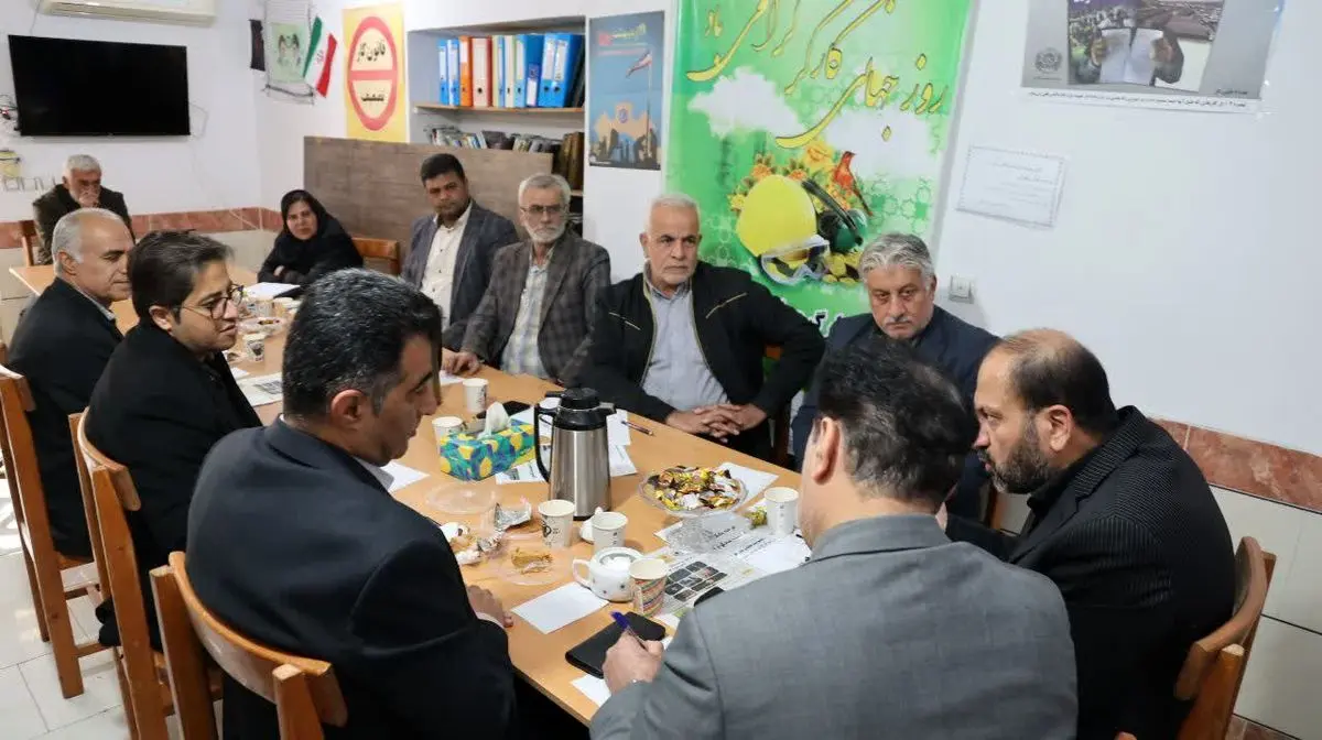 باید مسئول ایمنی در کارخانجات و ساختمان‌های درحال ساخت حضور داشته باشد