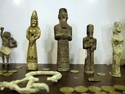 کشف ۶۳ دستگاه گنج‌یاب و عتیقه‌های میلیاردی 