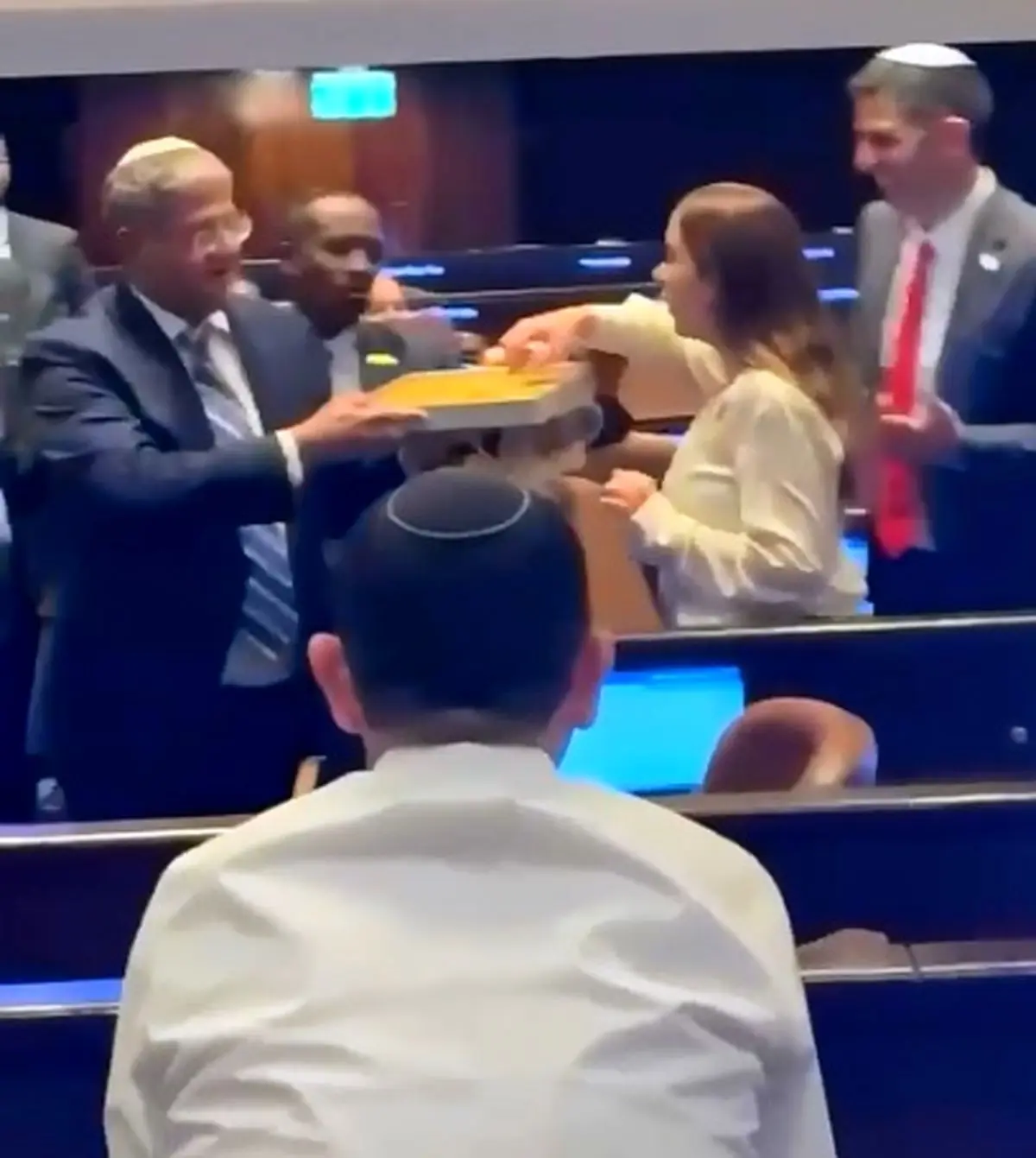 جشن شیاطین در پارلمان اسرائیل! + فیلم