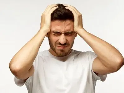 چه چیزی باعث میگرن می‌شود؟ 