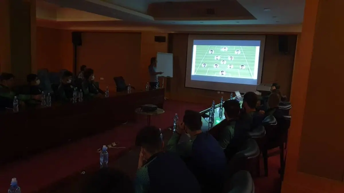 برگزاری جلسه فنی بازی ایران - لبنان در سالن جلسات هتل تاجیکستان 