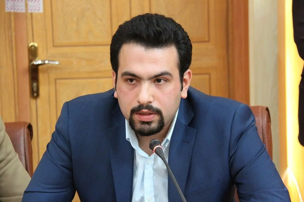 انتقاد یک فعال رسانه‌ای از سنگ‌پرانی علیه مدیرعامل سازمان تامین اجتماعی