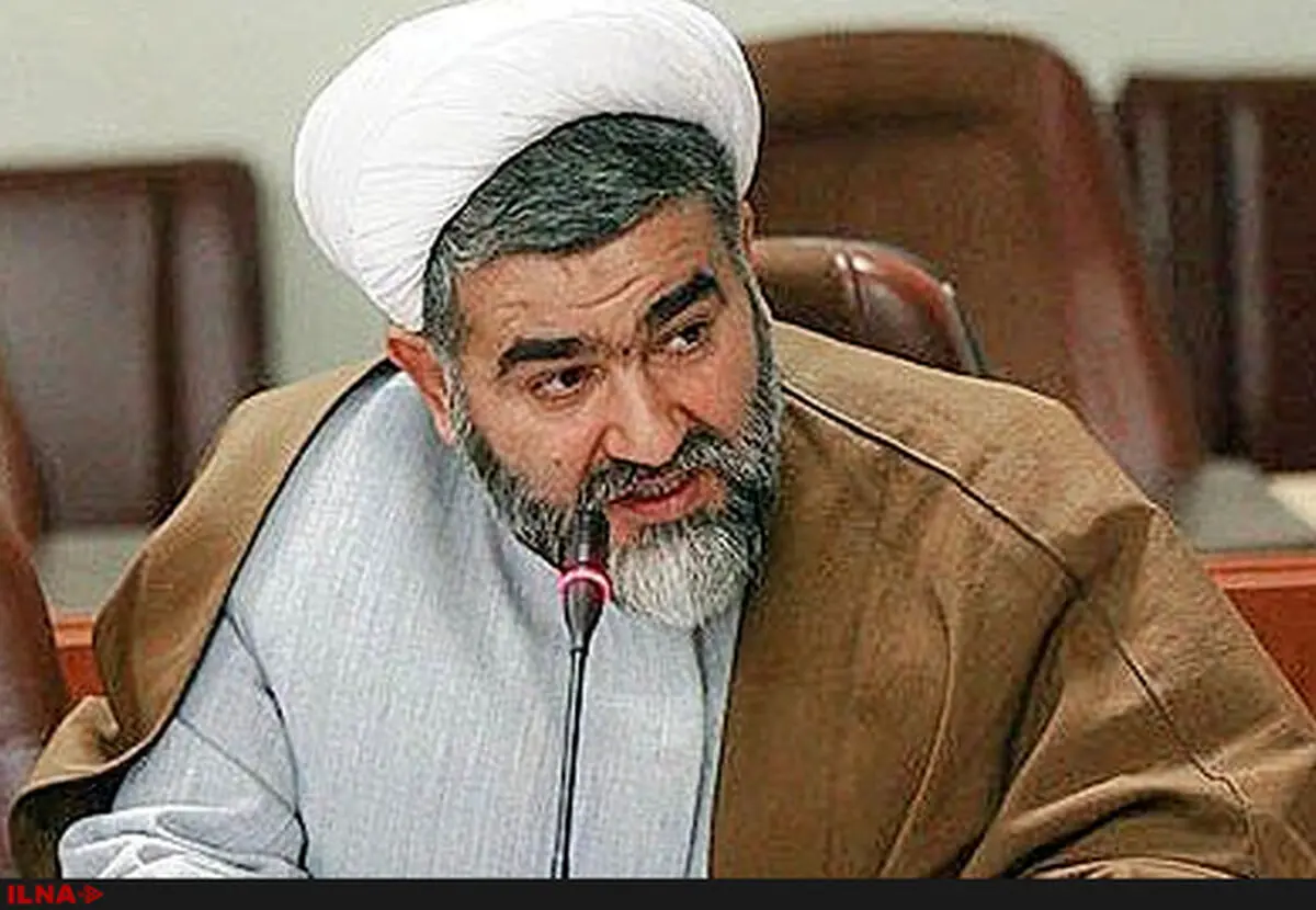 ایرادی به قرآن مطلا که با هزینه شخصی تهیه شده باشد، وارد نیست / یکی پولش را در تایلند هزینه می‌کند، یکی هم خرج قرآن مطلا می‌کند