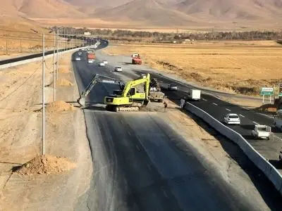 تداوم اجرای فرایند عمرانی 4 تقاطع غیرهمسطح استان مرکزی در فصل زمستان