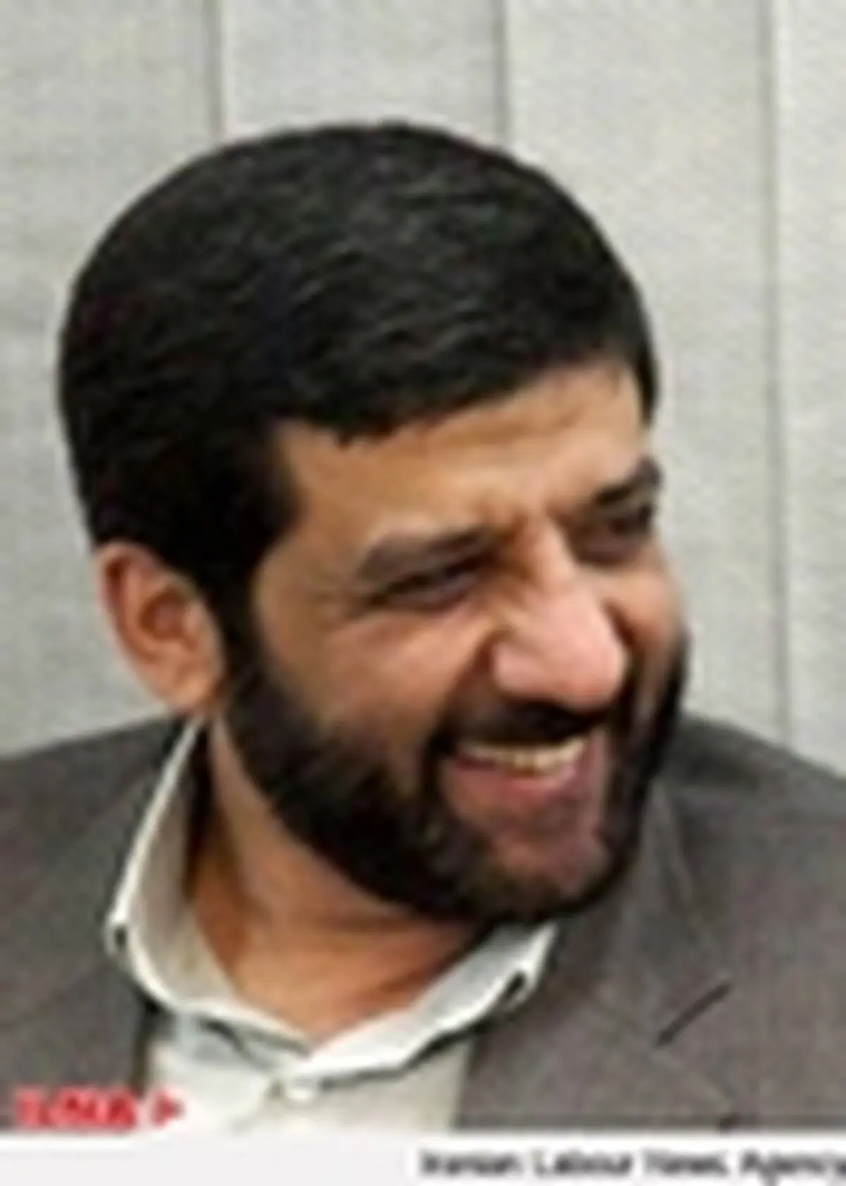 عقب‌نشینی ضرغامی را به فال نیک بگیریم