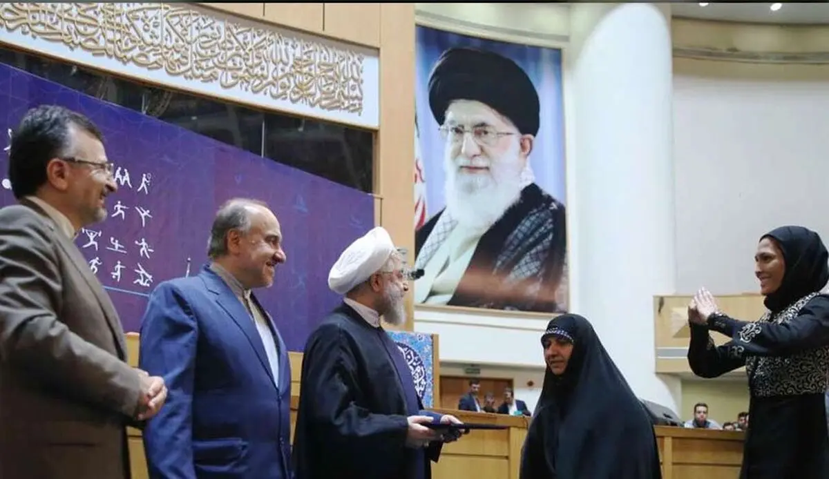 روحانی یدعو الى بث مباریات السیدات الایرانیات عبر التلفزیون