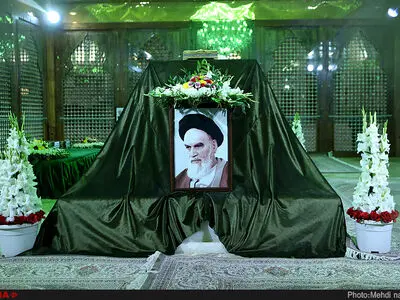 گرامیداشت یاد وخاطر ه امام راحل در شهرهای ایران 