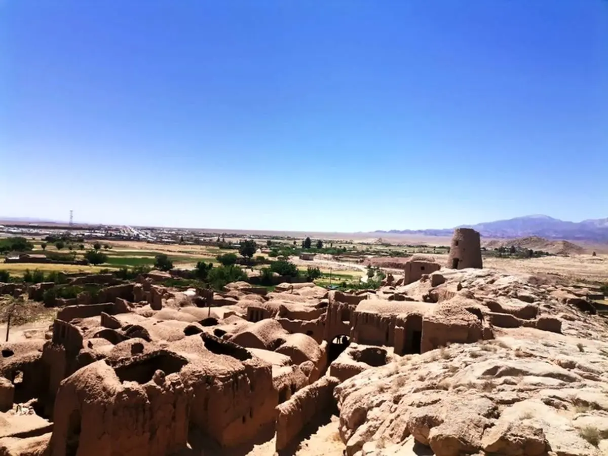 فاز دوم برق‌رسانی به بافت تاریخی دیهوک شهرستان طبس اجرایی می‌شود