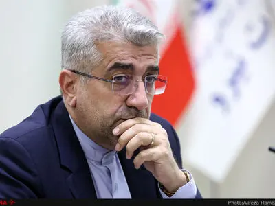 امضاء تفاهمنامه مشترک همکاری سه ساله ایران و عراق/ ایران ۱۵۰۰ مگاوات برق به عراق صادر می‌‌کند