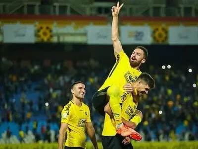 به قهرمان نیم فصل، جام می دهند؟ در 52 درصد اوقات بله!/ سپاهان به پرسپولیس رسید