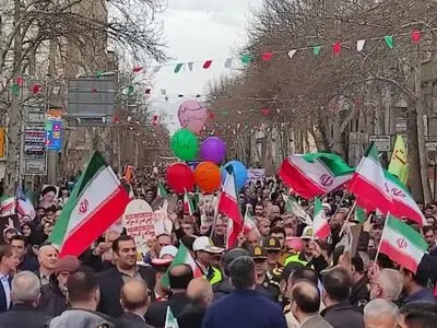 هم‌زمان با سراسر کشور، راهپیمایی ۲۲ بهمن در شهرهای مختلف استان لرستان آغاز شد