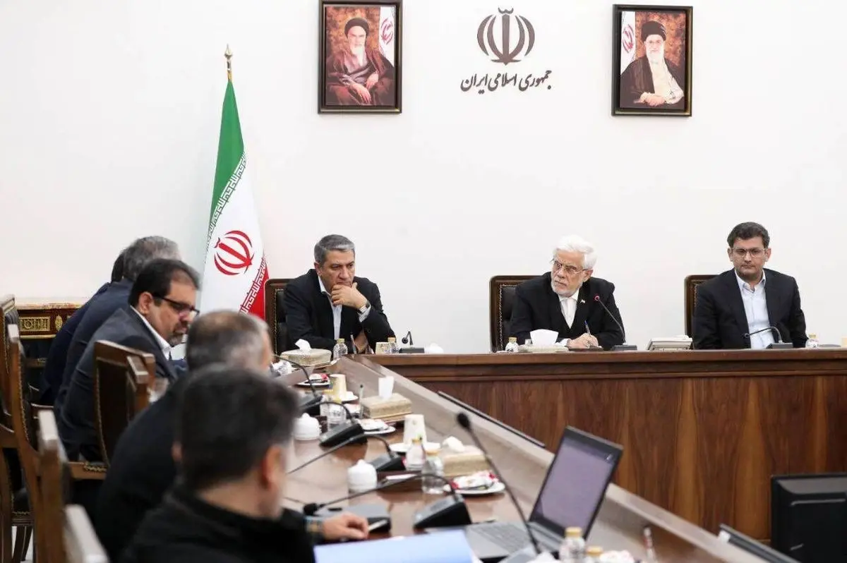 عارف: ايران ستتحول مع توسيع تجارة الطاقة، الى مركز للتبادل الاقليمي للطاقة