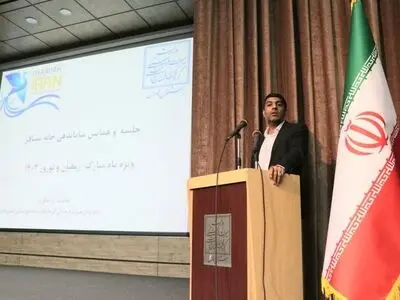 با فرد و افراد فاقد مجوز و متخلف تعارف ندارم