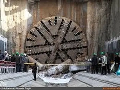 ریس‌جمهور از پروژه خط دو قطار شهری مشهد بازدید کرد