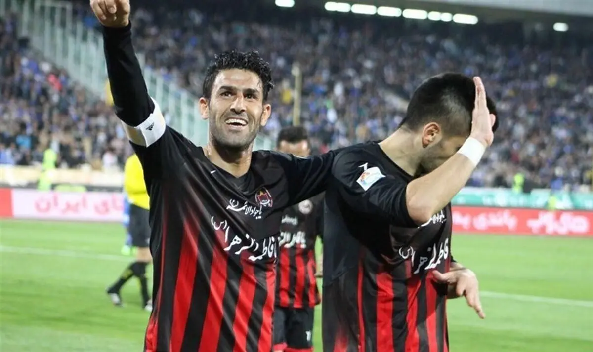 بادامکی از مشکی‌پوشان جدا شد
