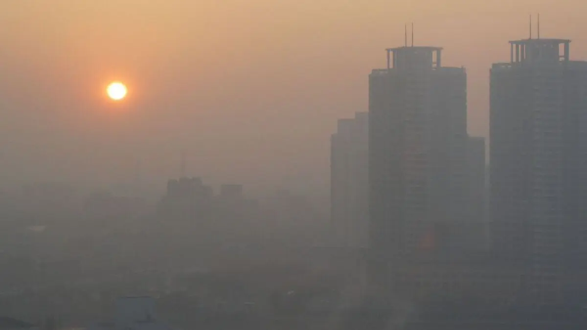 کاهش ۵ تا ۷ درجه‌ای دما در نوار شرقی کشور/ تداوم جو پایدار و آلودگی هوا در کشور