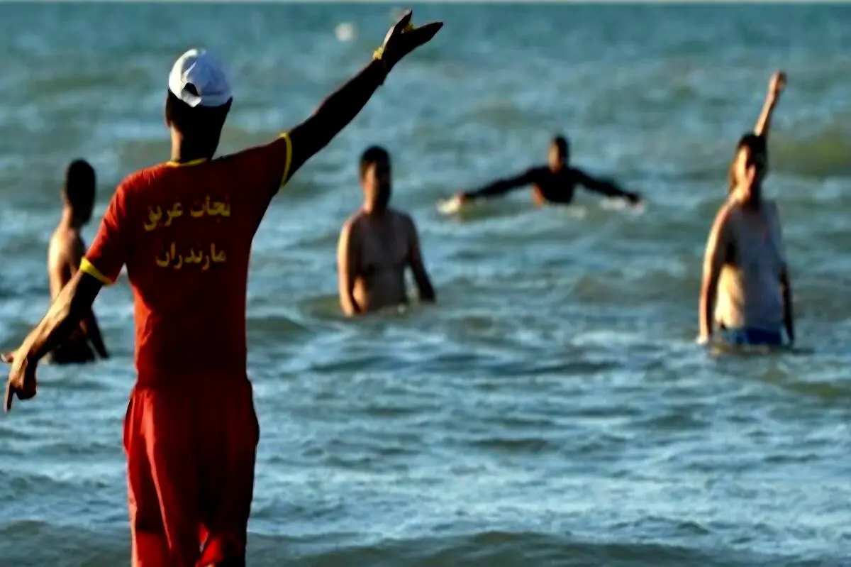 شنا و قایقرانی در دریای خزر ممنوع شد