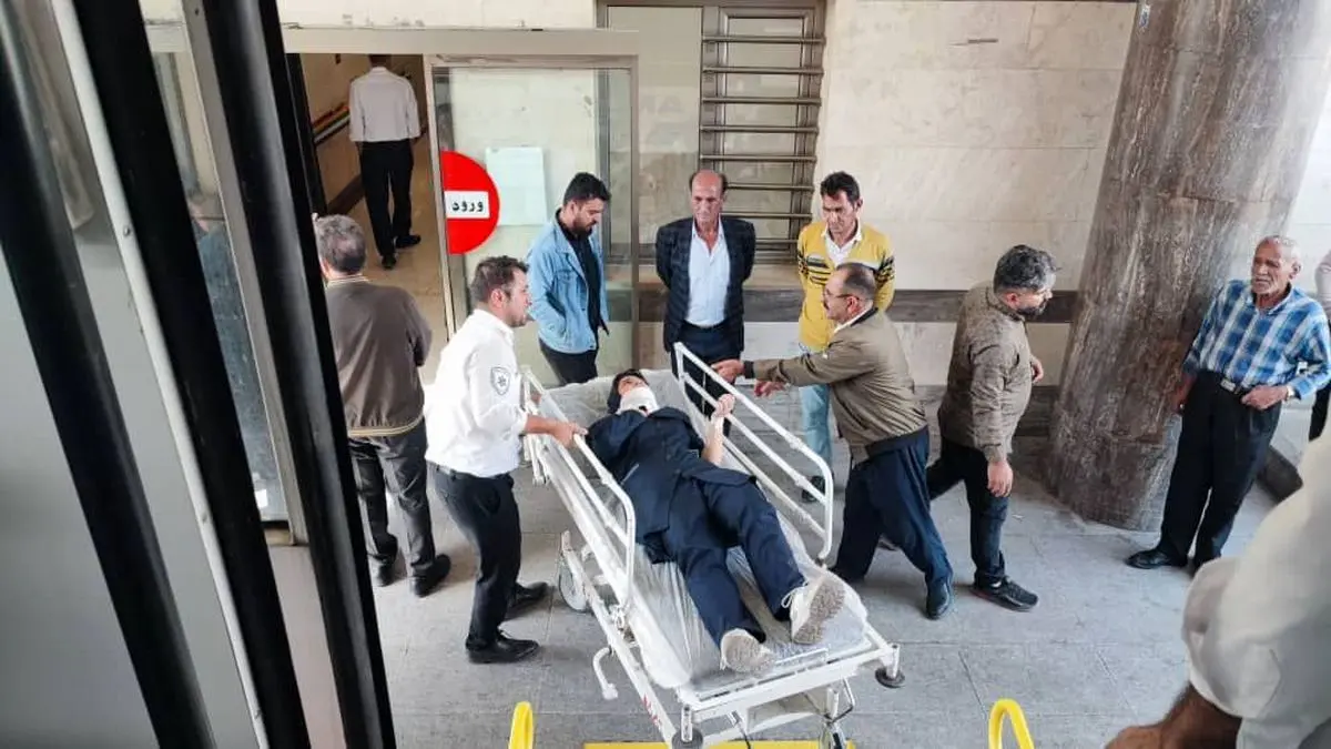 تصادف اتوبوس حامل دانشآموزان با خودروی سواری در ارومیه / ۱۰ دانش آموز مصدوم شدند