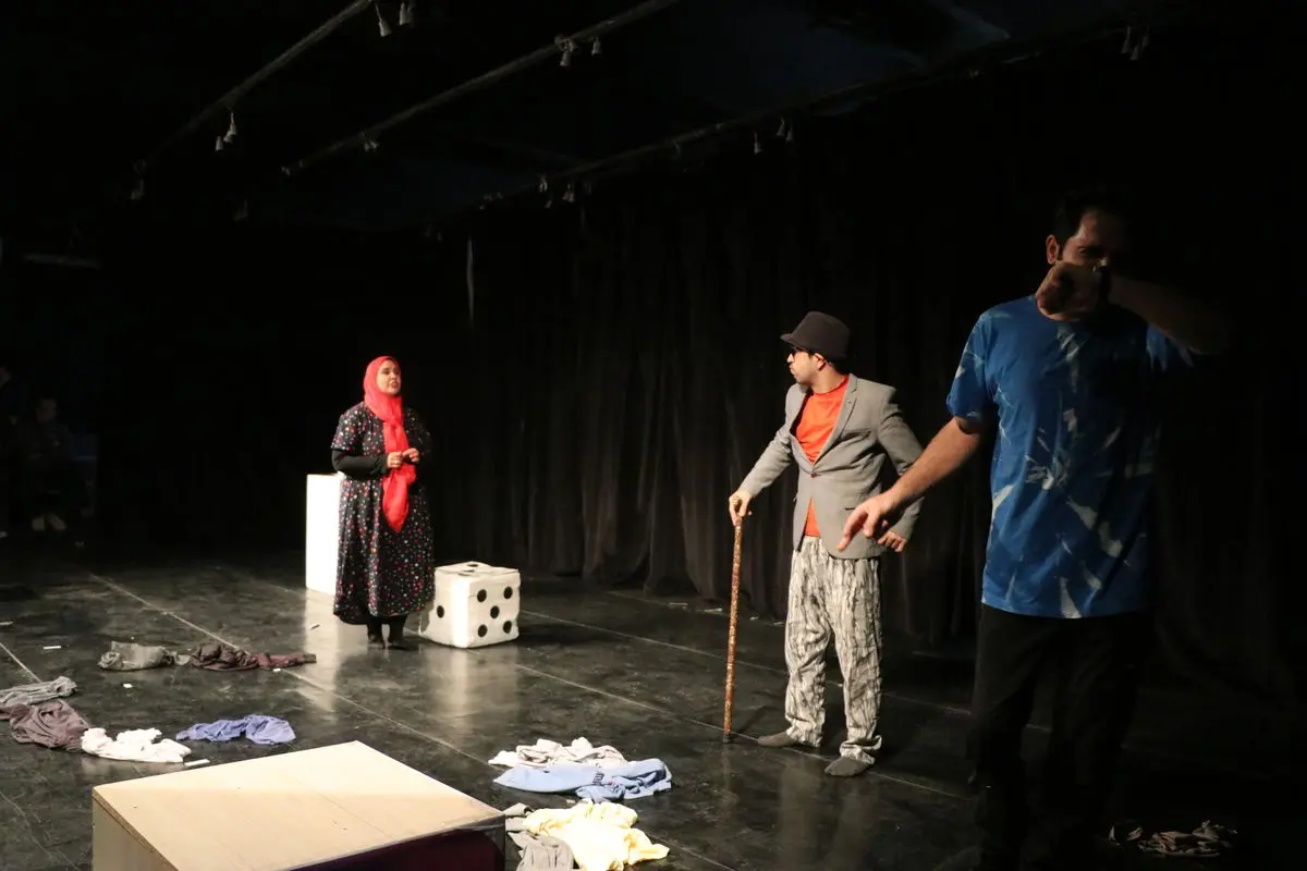 عنوان «تئاتر معلولین» غلط است/ معلولیت ابزار شده