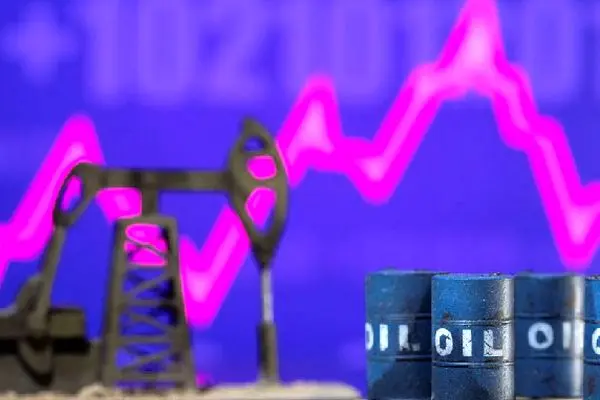 Oil spikes to 7-year high as markets avoid Russian supply