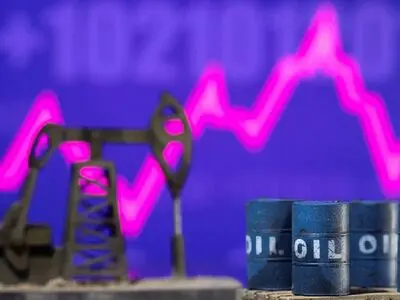Oil spikes to 7-year high as markets avoid Russian supply
