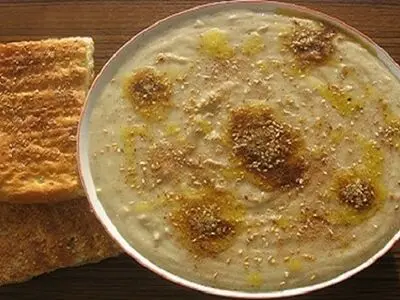 موردی از ریختن پنبه به جای گوشت در حلیم مشاهده نشده است