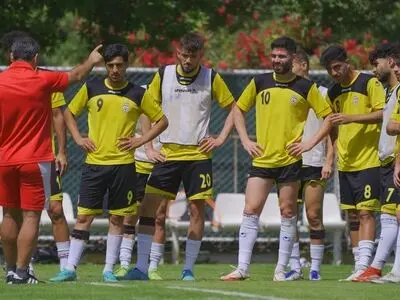 مربی عراق: خوش شانس هستیم که مقابل ایران بازی می کنیم