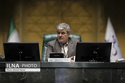 احمدی‌نژاد خودش ردیف‌های حذف بودجه را تیک می‌زد، پزشکیان هم مصادیق زائد را اعلام کند