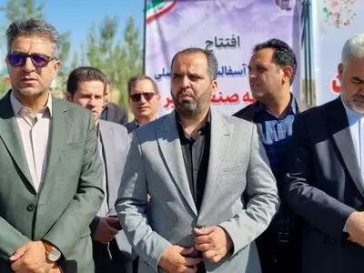 پروژه زیرسازی و آسفالت‌ خیابان‌ اصلی ناحیه صنعتی نیر افتتاح شد