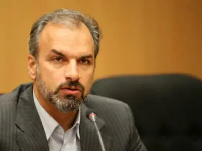 کارکنان واحد اهداکنندگان خون کارانه می‌گیرند