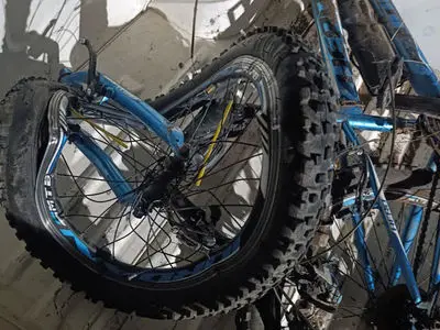 برخورد با وانت پیکان جان‌ دوچرخه‌سوار را گرفت