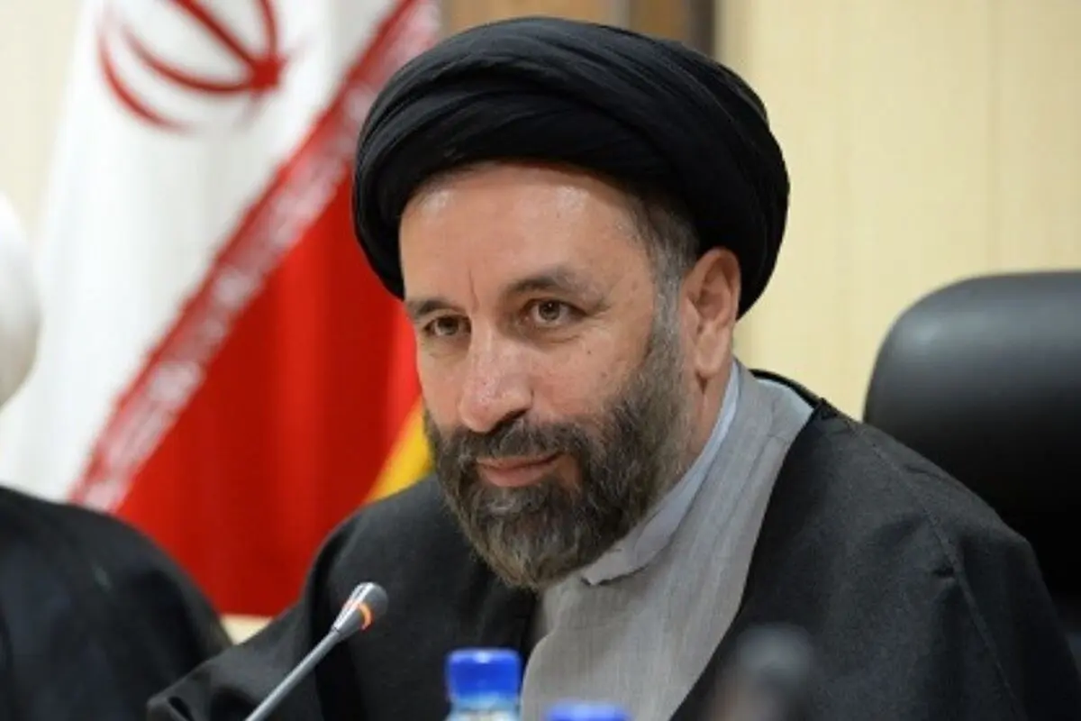 تغییر موسمی متون درسی معارف از راهبردهای نهاد رهبری است