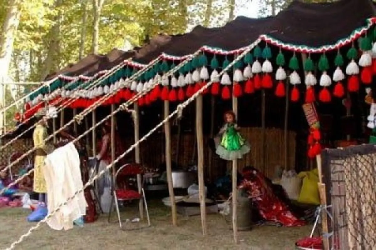 برپایی سیاه چادرهای عشایری برای استقبال از مسافران نوروزی در آذربایجان غربی