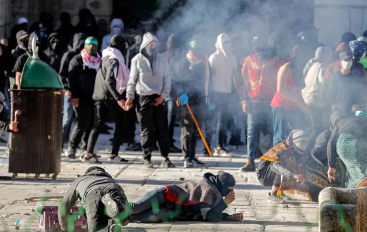 اعتداءات الاحتلال على المسجد الأقصى تفجر غضبا فلسطینیا.. السلطة تعتبرها إعلان حرب وفصائل المقاومة تحذر من التداعیات