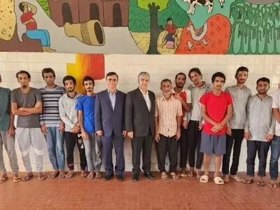 دیدار سفیر ایران با صیادان ایرانی بازداشتی در موزامبیک