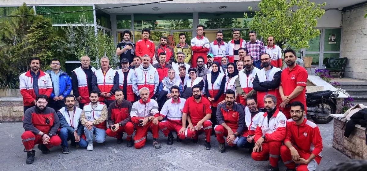 امروز جلیقه هلال احمر لباس احرام است 