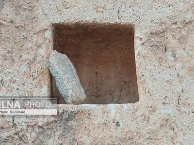 کشف احتمالی درهای سنگی متعلق به استودان‌های زرتشتی