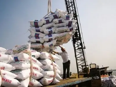 ۱۰۰ هزار تن برنج آماده ترخیص از گمرک